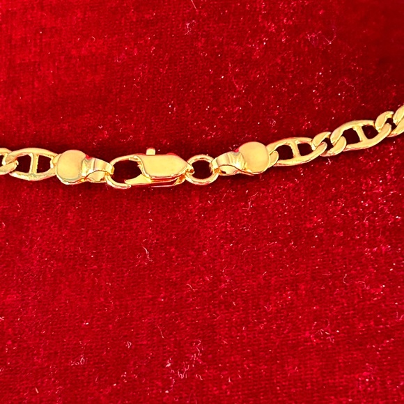 Thalia Sodi. Beautiful gold tone anchor or mariner chain 18in - Picture 2 of 5